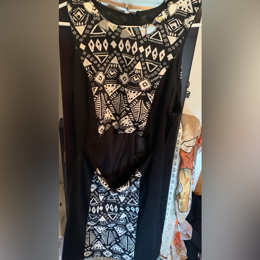 LOVE POSH BEADED COLLAR PATTERNED DRESS 17-18.5” PTP